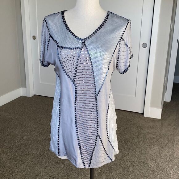 Vneck Beaded/ Sequin Top   - Picture 2 of 5
